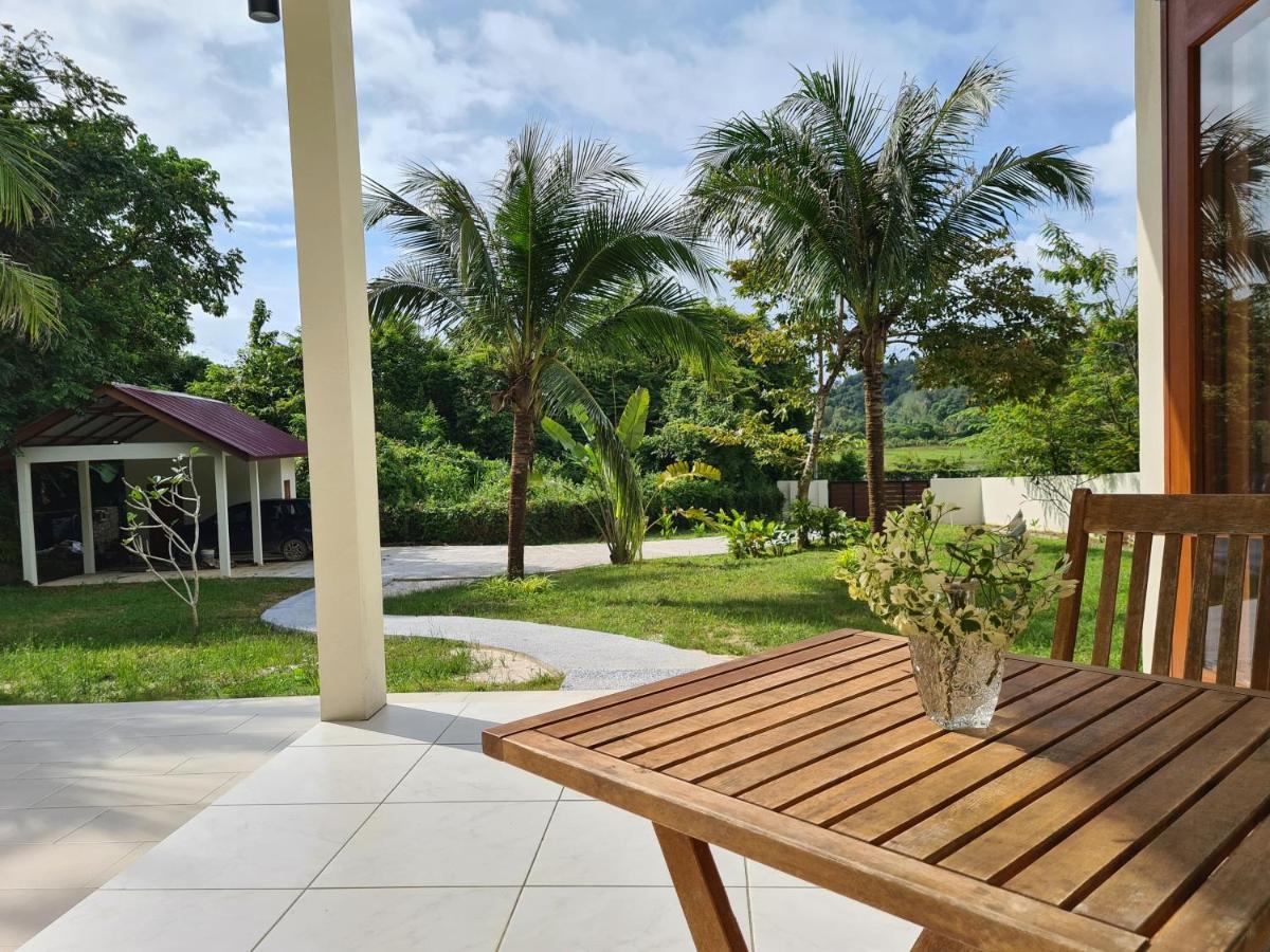 Villa Meranti - Spacious Private Pool Villa Pantai Cenang  Kültér fotó