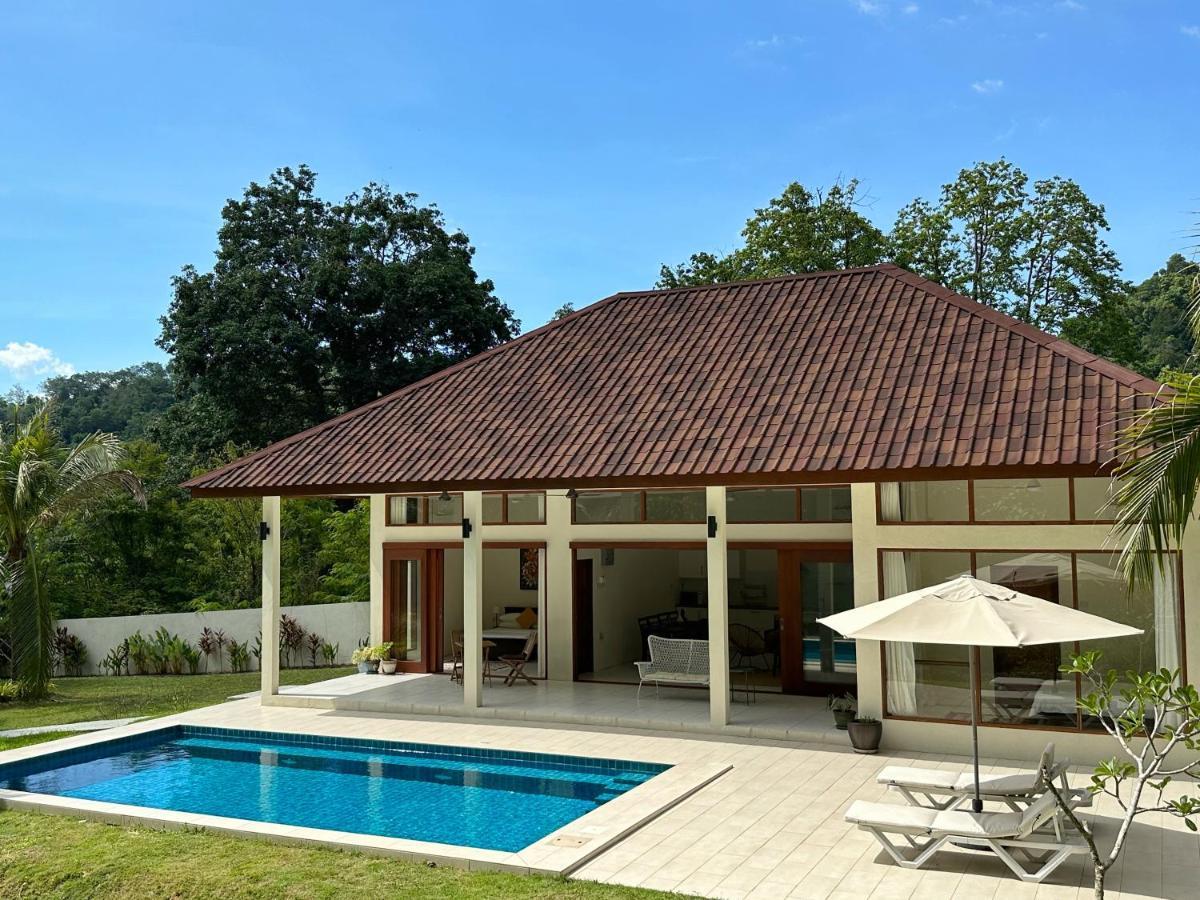 Villa Meranti - Spacious Private Pool Villa Pantai Cenang  Kültér fotó