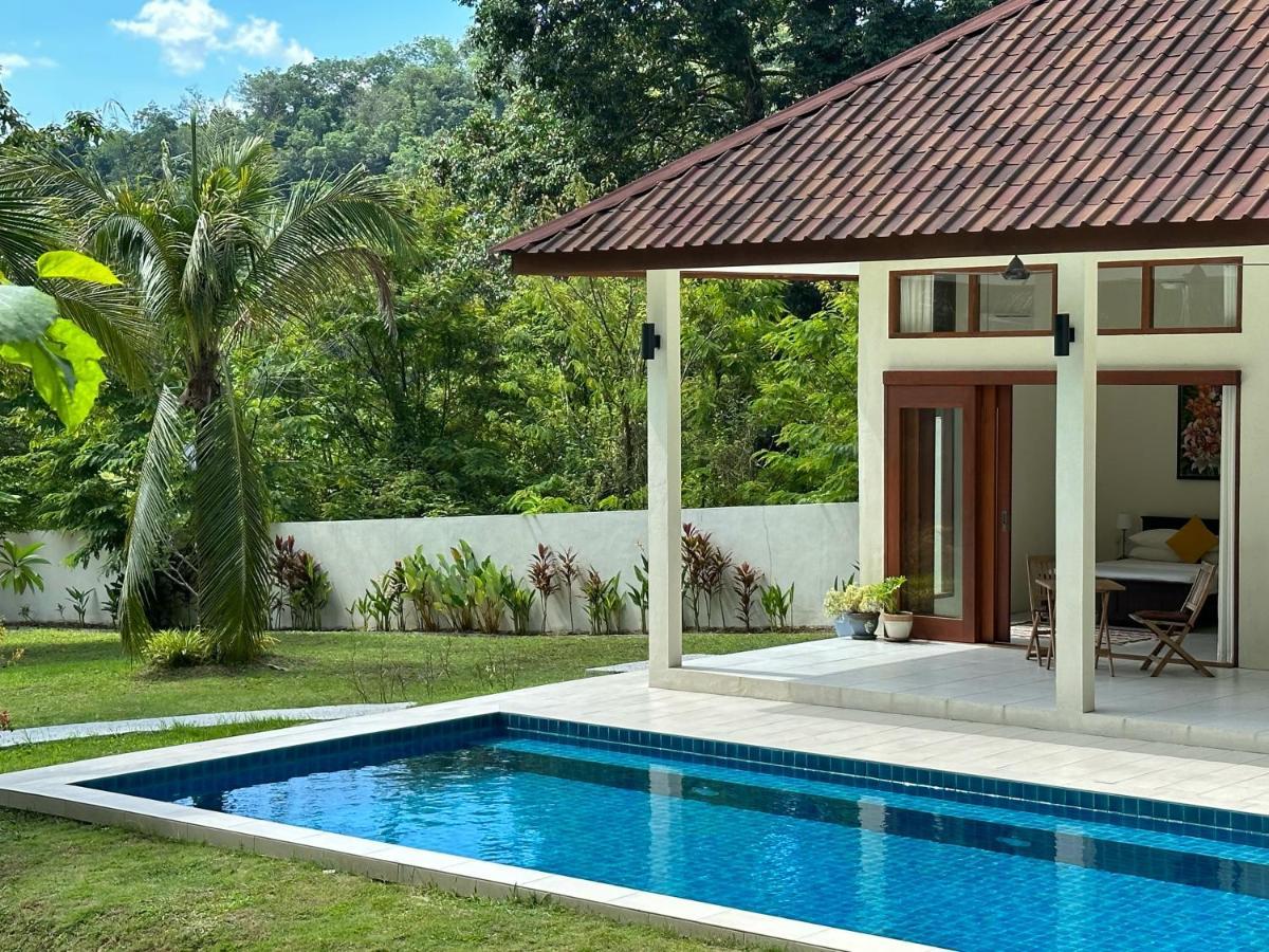 Villa Meranti - Spacious Private Pool Villa Pantai Cenang  Kültér fotó