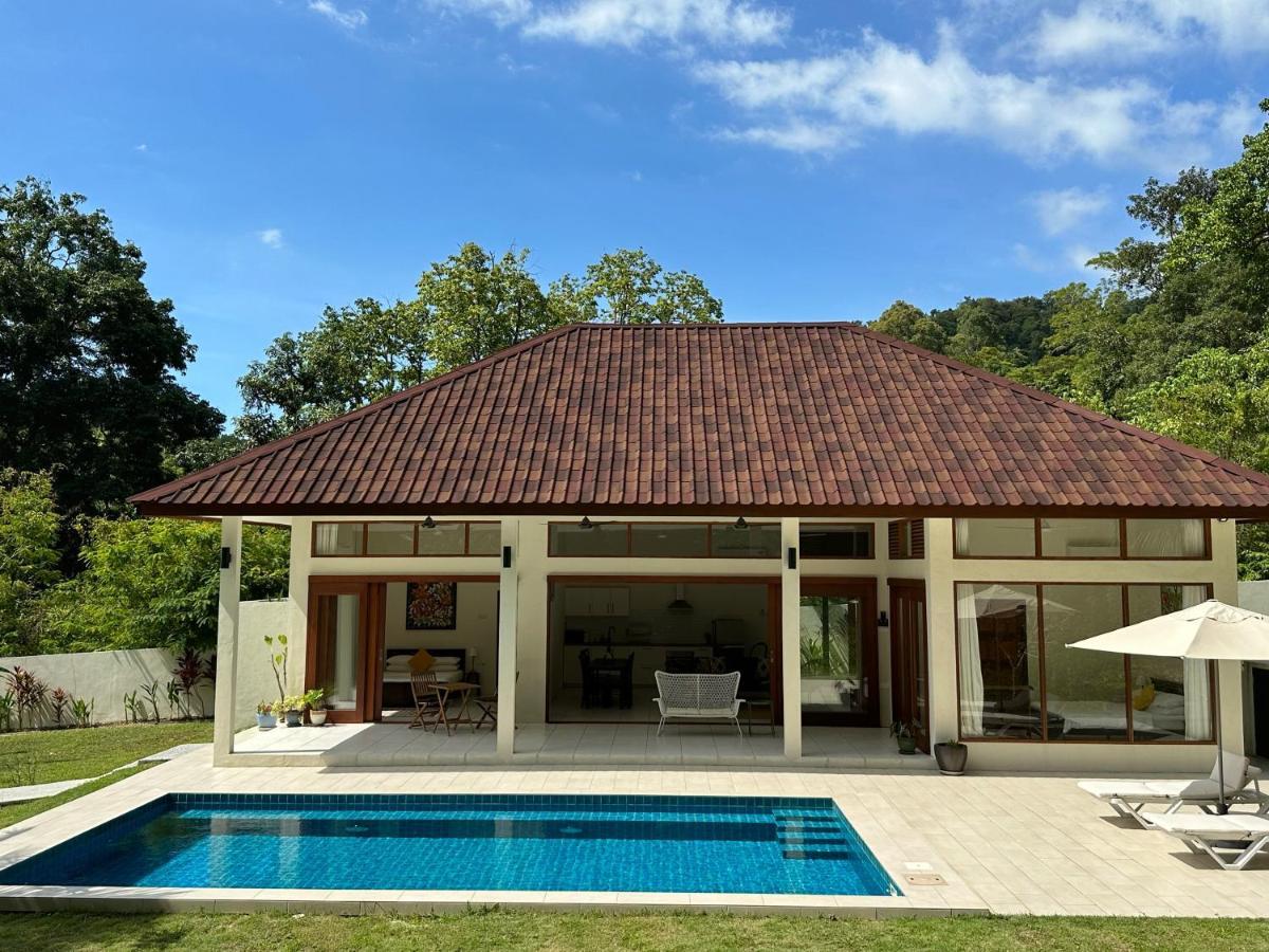 Villa Meranti - Spacious Private Pool Villa Pantai Cenang  Kültér fotó